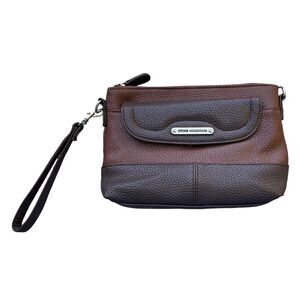Stone Mountain Pebbled Leather Crossbody Brown Wristlet Clutch Shoulder Bag NEW